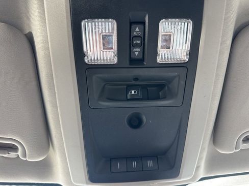 Used 2014 RAM 3500 Laramie w/ Convenience Group AWD/4WD image 45