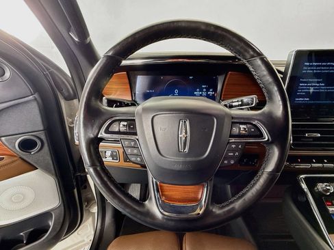 Used 2022 Lincoln Navigator L Reserve AWD/4WD image 12