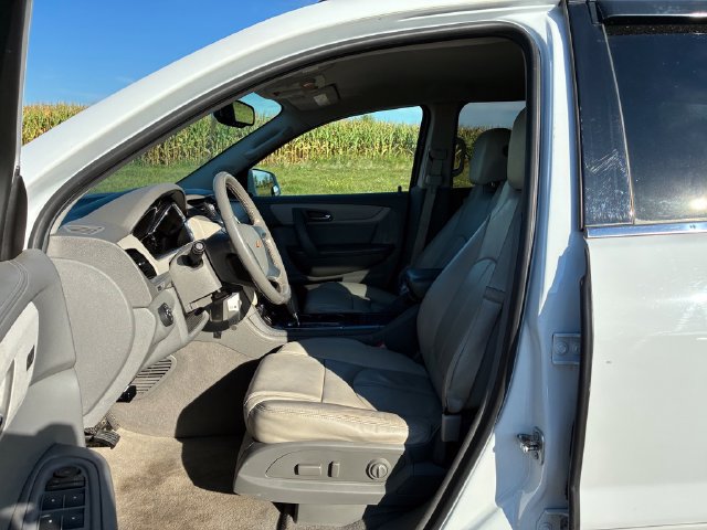Used 2017 Chevrolet Traverse LT AWD/4WD image 9