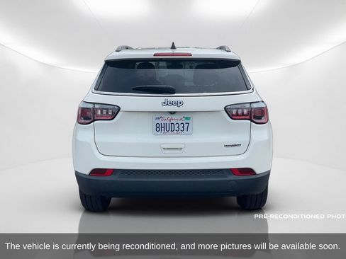 Used 2018 Jeep Compass Latitude w/ Popular Equipment Group FWD image 7