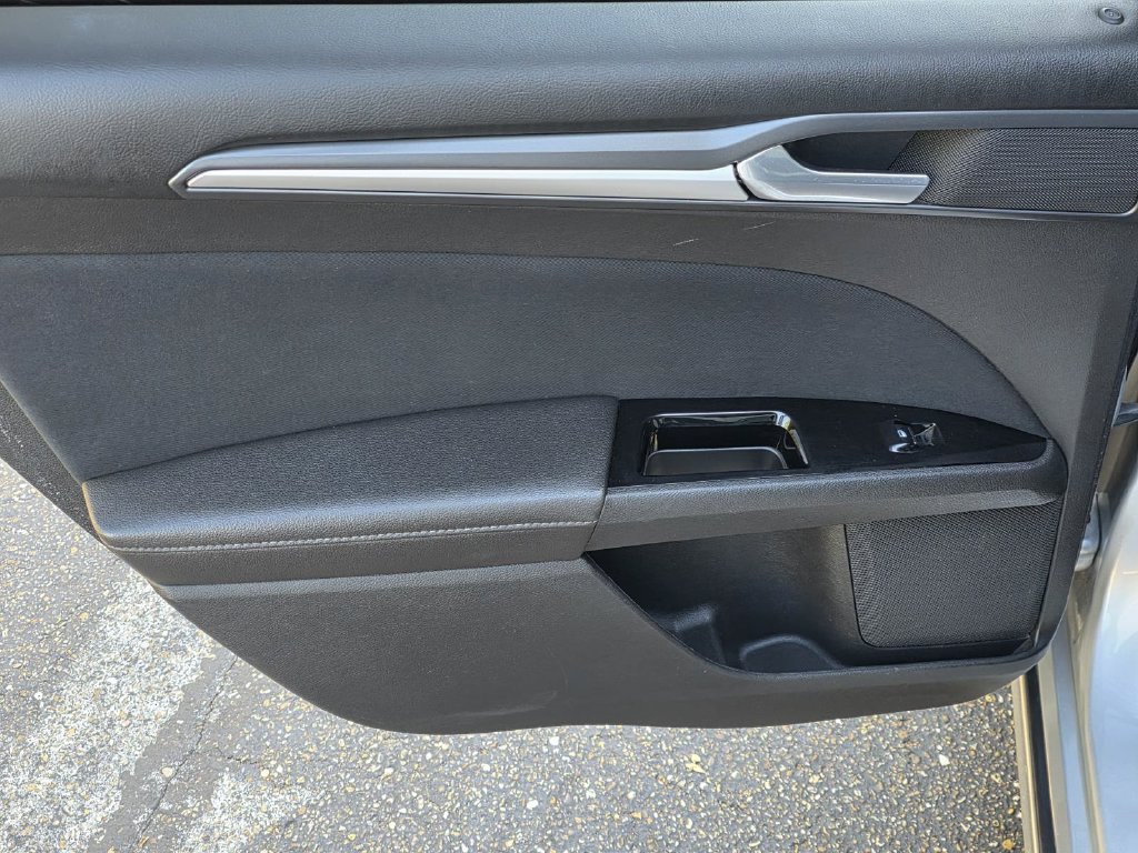 Used 2013 Ford Fusion SE FWD image 24