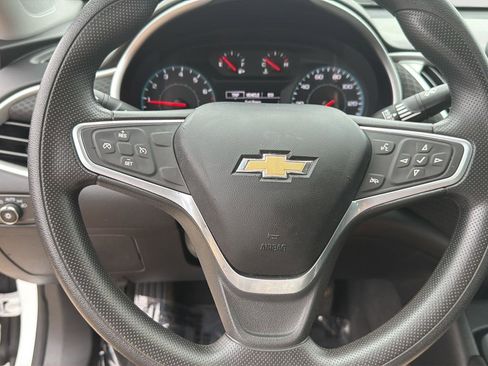 Used 2022 Chevrolet Malibu LS FWD image 14