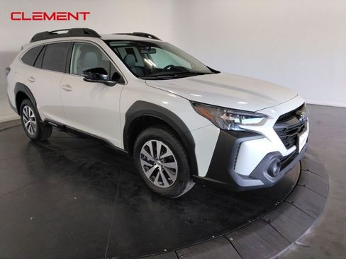 Used 2024 Subaru Outback Premium image 3