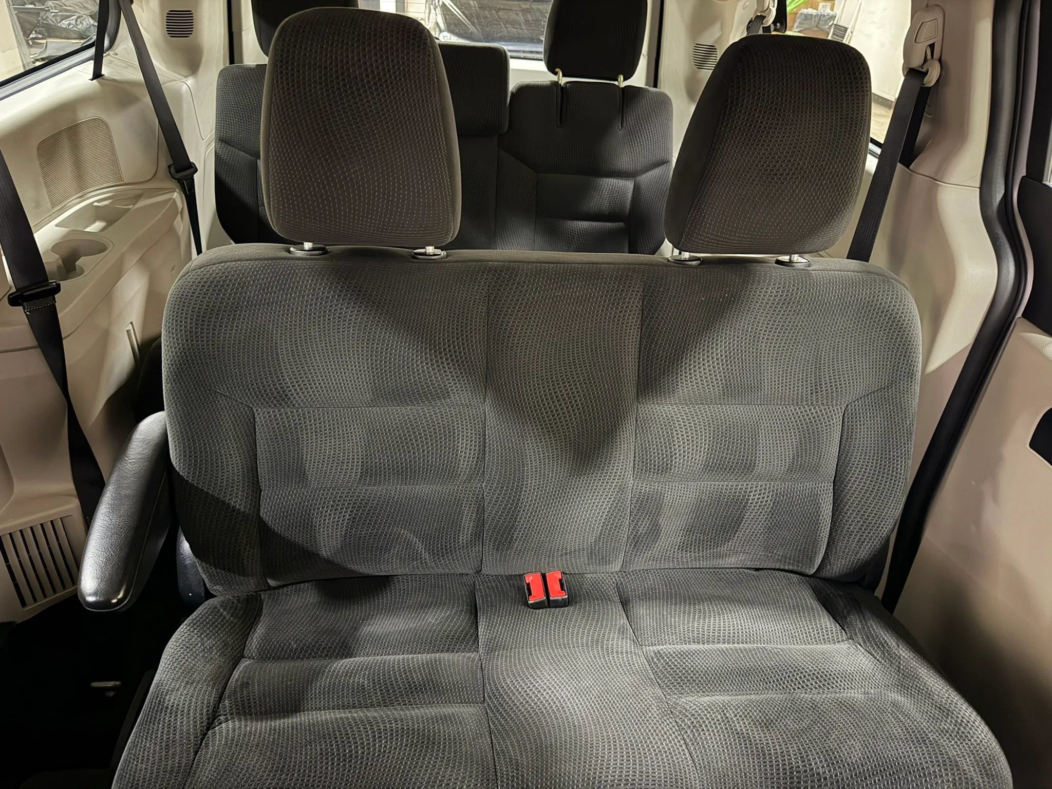 Used 2017 Dodge Grand Caravan SE FWD image 38