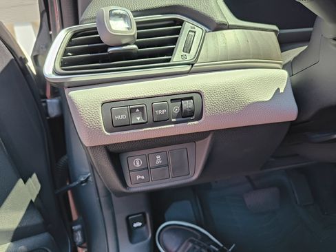 Used 2018 Honda Accord Touring image 4
