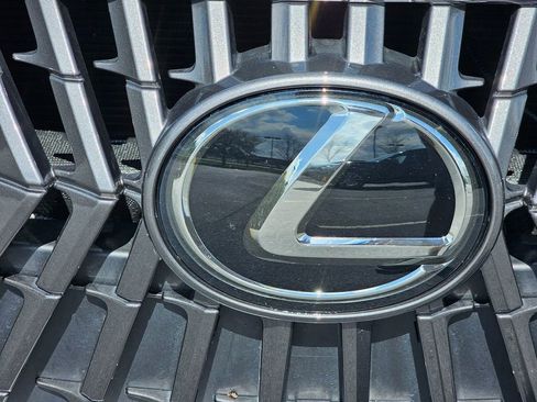 Used 2023 Lexus ES 350 w/ Premium Package image 10