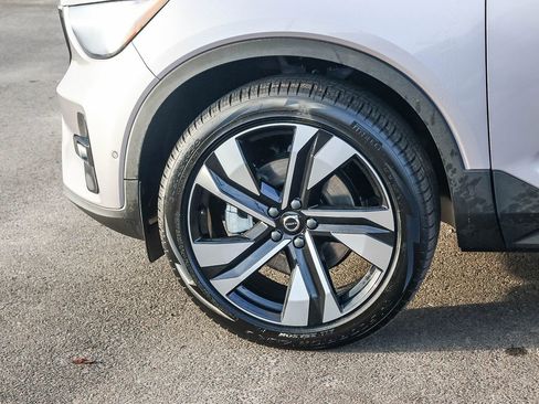 New 2026 Volvo XC40 B4 Plus w/ Climate Package FWD image 8