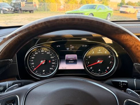 Used 2017 Mercedes-Benz E 400 4MATIC Wagon image 39