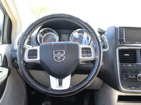 Used 2011 Dodge Grand Caravan Crew image 20