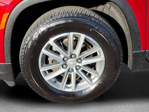 Used 2023 Chevrolet Traverse LT AWD/4WD image 10