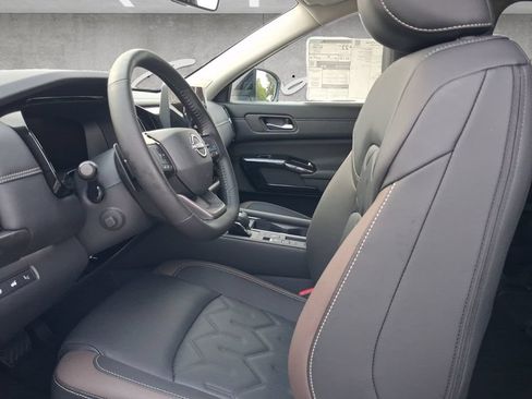 New 2026 Nissan Pathfinder Platinum FWD image 20