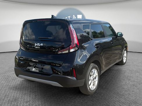 Used 2025 Kia Soul LX w/ LX Technology Package FWD image 3