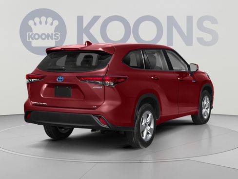 Used 2020 Toyota Highlander XLE AWD/4WD image 2