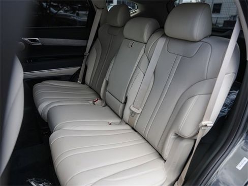 New 2025 Genesis GV80 2.5T Advanced image 18