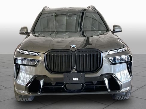 Used 2026 BMW X7 xDrive40i w/ Executive Package AWD/4WD image 3
