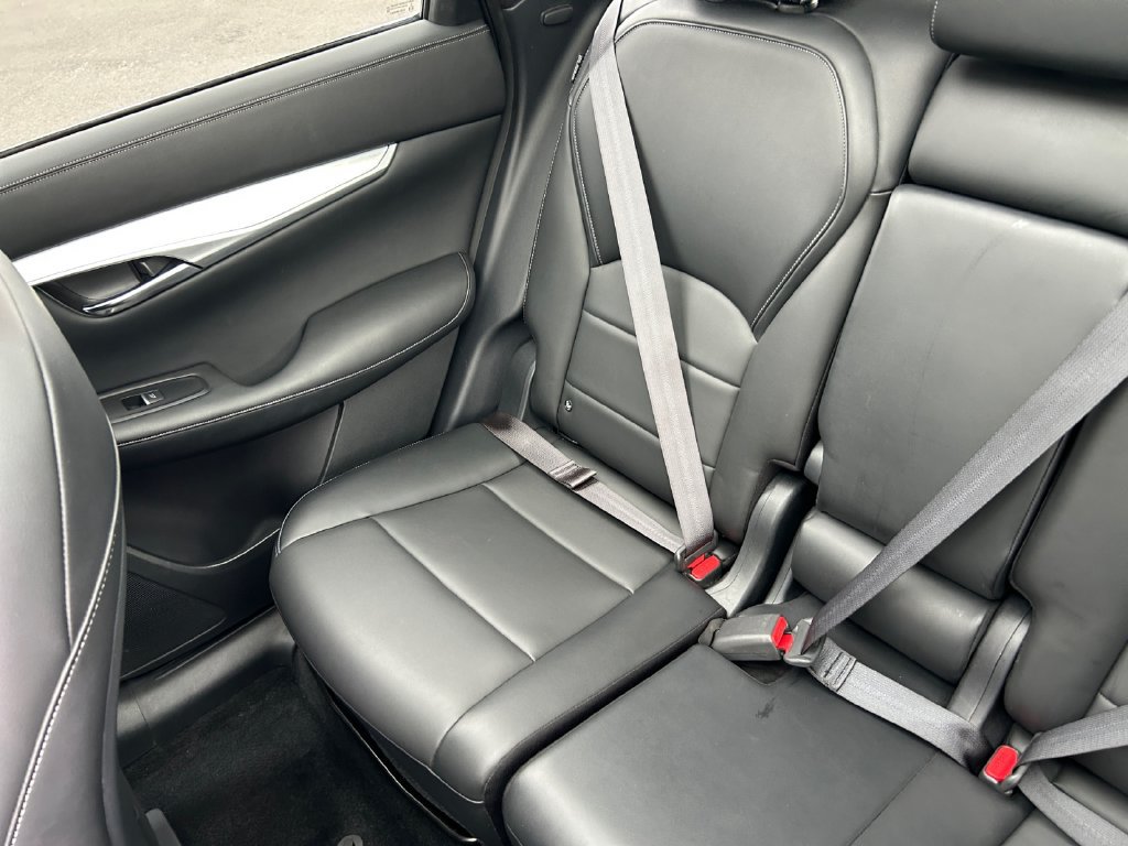 Used 2021 INFINITI QX50 Luxe AWD/4WD image 18