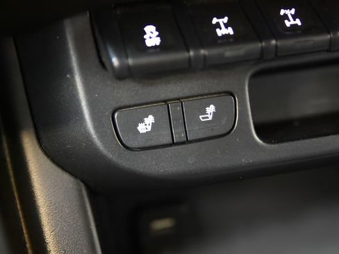 Used 2018 Chevrolet Colorado ZR2 image 24