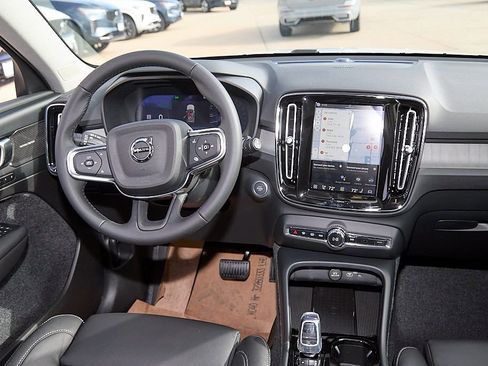 New 2026 Volvo XC40 B5 Ultra w/ Climate Package image 24