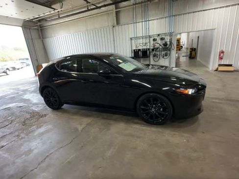 Used 2022 MAZDA MAZDA3 s image 13