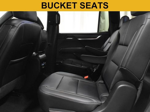Used 2026 GMC Acadia Elevation w/ Elevation Premium Package FWD image 5