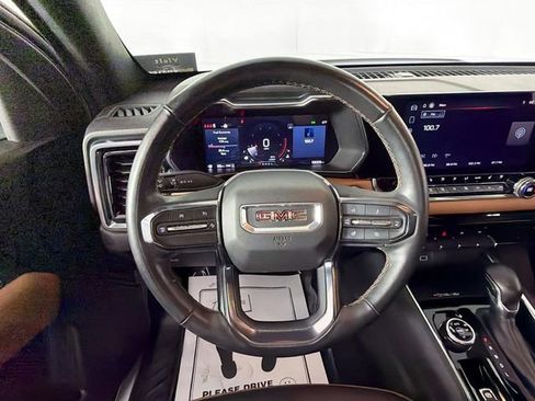 Used 2024 GMC Canyon AT4 w/ AT4 Premium Package image 11