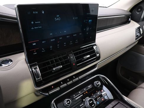 Used 2022 Lincoln Navigator Reserve AWD/4WD image 28