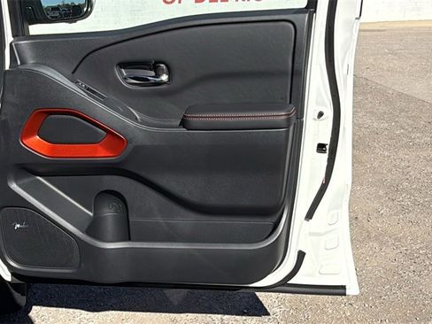 Used 2025 Nissan Frontier Pro-X w/ Pro Premium Package image 26