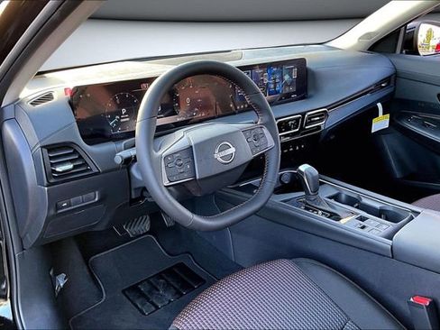 New 2026 Nissan Sentra SR w/ Floor Mat Package image 7