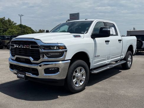 Used 2026 RAM 2500 Big Horn AWD/4WD image 3