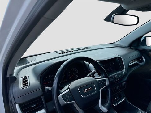 Used 2018 GMC Terrain SLE w/ Driver Convenience Package image 8