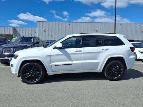 Used 2019 Jeep Grand Cherokee Altitude AWD/4WD image 8