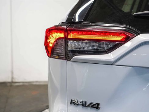Used 2019 Toyota RAV4 XLE image 11