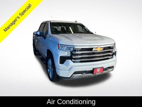 Used 2024 Chevrolet Silverado 1500 High Country w/ High Country Premium Package AWD/4WD image 18