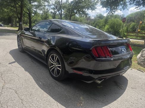 Used 2015 Ford Mustang GT RWD image 12