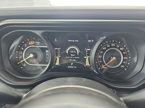 Used 2025 Jeep Wrangler Unlimited Rubicon AWD/4WD image 23