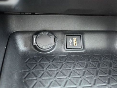 Used 2024 Toyota RAV4 XLE w/ Convenience Package image 24