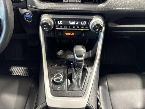 Used 2022 Toyota RAV4 XLE Premium AWD/4WD image 20