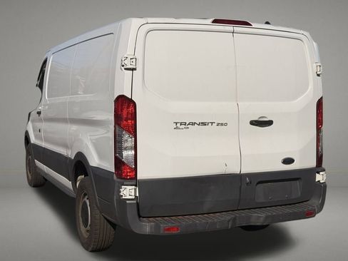 Used 2018 Ford Transit 250 130 Low Roof image 3