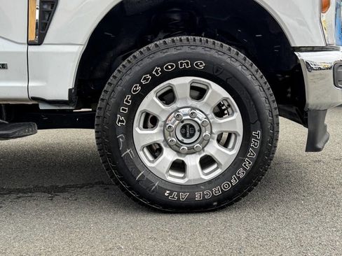 Used 2024 Ford F250 XLT w/ FX4 Off-Road Package image 13