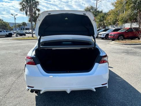 Used 2024 Toyota Camry SE w/ Audio Upgrade Package image 11