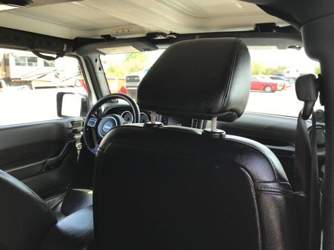 Used 2014 Jeep Wrangler Altitude AWD/4WD image 17
