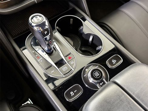 Used 2019 Bentley Bentayga image 21