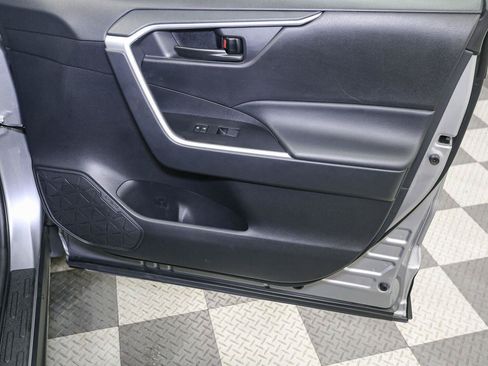 Used 2025 Toyota RAV4 LE AWD/4WD image 21