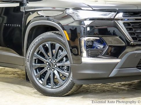 Certified 2023 Chevrolet Traverse RS image 3