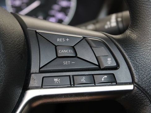 Used 2025 Nissan Sentra SV FWD image 34