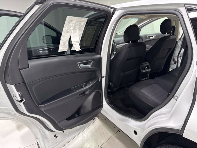 Used 2018 Ford Edge SE FWD image 20
