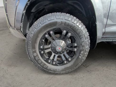 Used 2018 Toyota 4Runner TRD Off-Road image 14