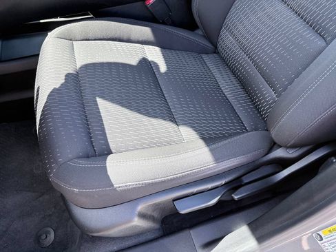 Used 2025 Chevrolet Equinox LT FWD image 11