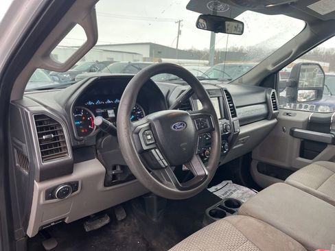 Used 2019 Ford F250 XLT w/ Snow Plow Prep Package image 16