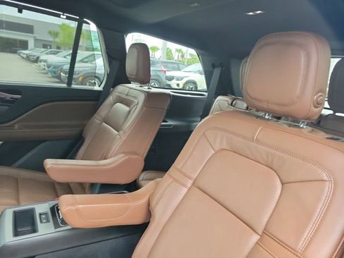 Used 2023 Lincoln Aviator Reserve w/ Equipment Group 201A AWD/4WD image 9